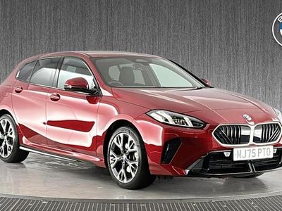Begagnad BMW 120 M Sport 168 HK (123 kW) 2025 Röd Halvkombi