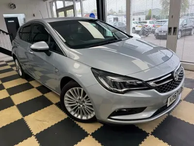 Second-hand Vauxhall Astra Elite 150 CP (110 kW) 2017 Argintiu Hatchback