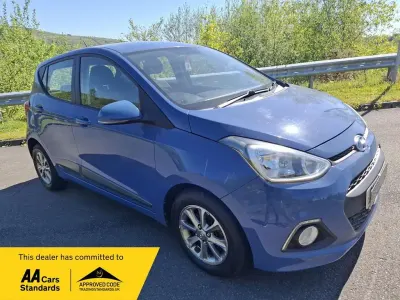 Usado Hyundai i10 Premium 87 HP (63 kW) 2016 Azul Citadino