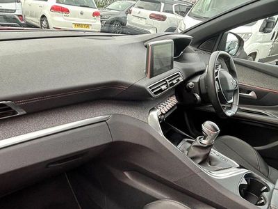 Used Peugeot 3008 Premium 129 HP (94 kW) 2020 Red SUV