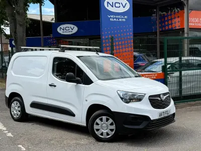 Used Vauxhall Combo Edition 75 HP (55 kW) 2021 White MPV