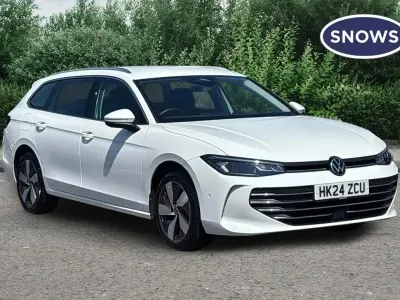 Used VW Passat Life 150 HP (110 kW) 2024 White Estate