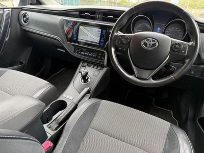 Toyota Auris Hybrid