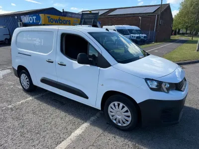 Begagnad Peugeot Partner 131 HK (96 kW) 2020 Vit Minibuss