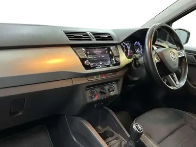Used Skoda Fabia Colour Edition 73 HP (53 kW) 2019 Rallye green metallic Hatchback