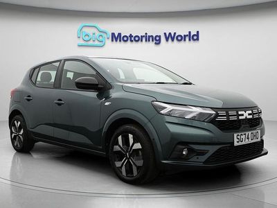 Usado Dacia Sandero Journey 91 HP (66 kW) 2024 Verde Citadino