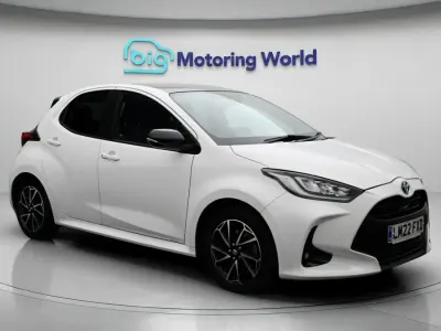 Second-hand Toyota Yaris Hybrid Design 114 CP (83 kW) 2022
