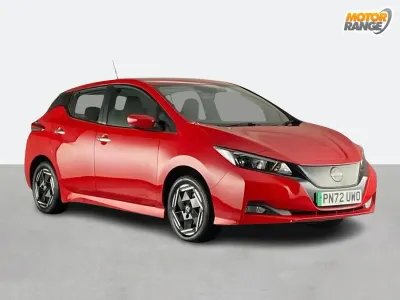 Gebraucht Nissan Leaf Acenta 110 kW (150 PS) 2022 Rot Kleinwagen
