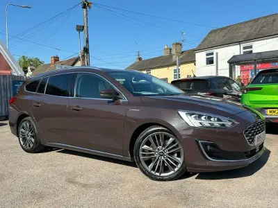 Używany Ford Focus Vignale 150 KM (110 kW) 2019 Purpurowy Kombi