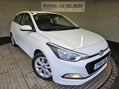 Używany Hyundai i20 Edition 100 KM (73 kW) 2016 Biały Hatchback
