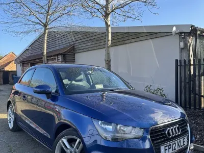 Usado Audi A1 S-Line 105 HP (77 kW) 2012 Azul Citadino