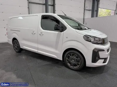 Used Vauxhall Vivaro 145 HP (106 kW) 2024 White MPV