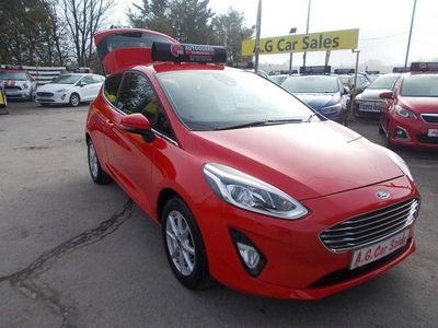 Used Ford Fiesta Zetec 70 HP (51 kW) 2017 Red Hatchback