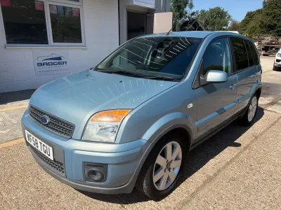Used Ford Fusion 79 HP (58 kW) 2008 Silver Hatchback