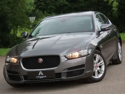 Used Jaguar XE Prestige 180 HP (132 kW) 2018 Grey Sedan