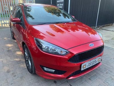 Używany Ford Focus ST-Line 125 KM (91 kW) 2017 Czerwony Kombi