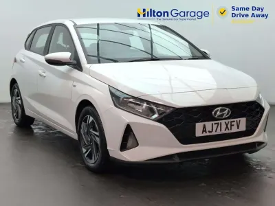 Used Hyundai i20 SE 100 HP (73 kW) 2022 White Hatchback