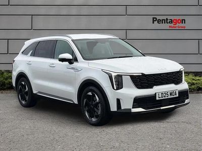 White Used 2025 Kia Sorento SUV | £43,995 (Expensive)
