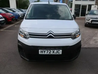Used Citroën Berlingo 99 HP (72 kW) 2022 White MPV