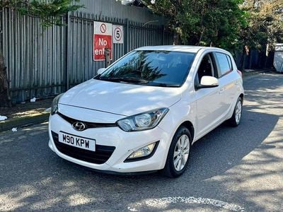 Used Hyundai i20 Active 2012 White Hatchback