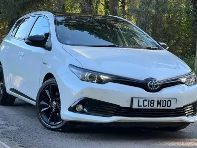 Używany Toyota Auris Hybrid Design 136 KM (100 kW) 2018