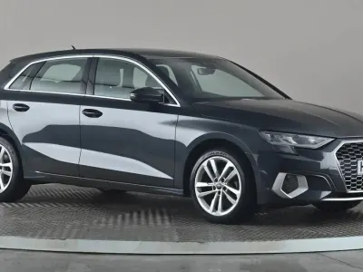 Usado Audi A3 Sport 150 HP (110 kW) 2023 Cinzento Sedan