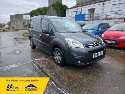 Used Citroën Berlingo Feel 100 HP (73 kW) 2016 Grey MPV