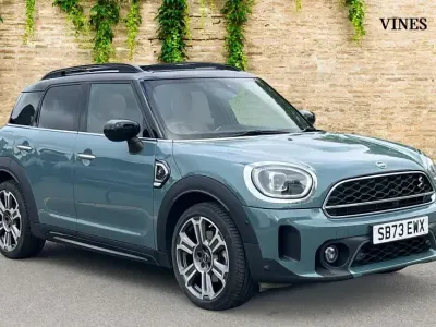 Usado Mini Cooper S Countryman Exclusive 176 HP (129 kW) 2023 Verde SUV