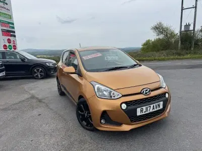 Used Hyundai i10 Premium SE 87 HP (63 kW) 2017 Orange Hatchback