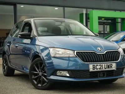 Begagnad Skoda Fabia Colour Edition 94 HK (69 kW) 2021 Blå Halvkombi