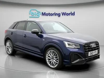 Begagnad Audi Q2 Black Edition 148 HK (108 kW) 2021 Blå SUV