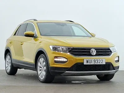 Used VW T-Roc SE 115 HP (84 kW) 2018 Yellow SUV