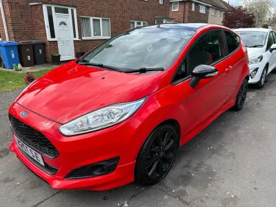 Used Ford Fiesta Zetec 140 HP (102 kW) 2016 Red Hatchback