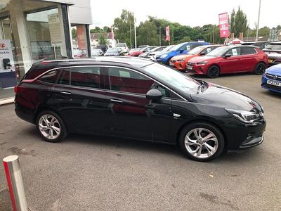 Used Vauxhall Astra SRi 150 HP (110 kW) 2018 Black Estate