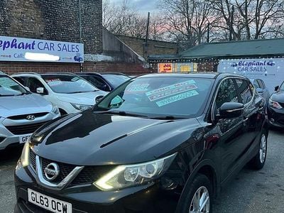 Black Used 2014 Nissan Qashqai Acenta Premium SUV | £4,595 (Fair price)