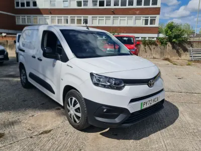 Used Toyota Proace 50 kW (68 HP) 2023 White MPV