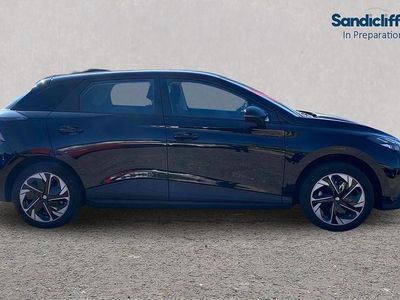 Begagnad MG MG4 EV SE 319 kW (435 HK) 2024 Svart Halvkombi