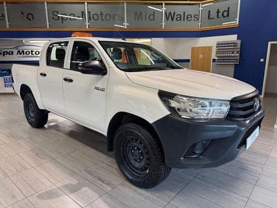 White Used 2020 Toyota HiLux Active Pickup | £18,990 (Fair price)