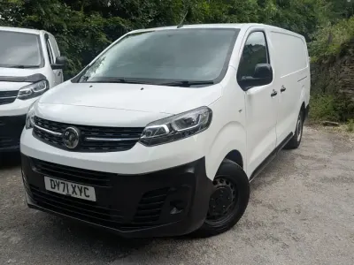 Used Vauxhall Vivaro Edition 100 HP (73 kW) 2021 White MPV