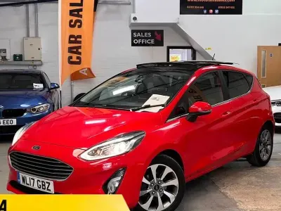 Used Ford Fiesta Titanium 98 HP (72 kW) 2017 Red Hatchback
