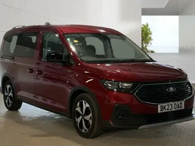 Used Ford Grand Tourneo Connect Active 122 HP (89 kW) 2023 Red MPV
