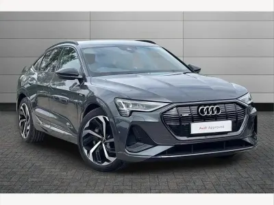 Usado Audi e-tron Black Edition 300 kW (408 HP) 2023 Cinzento SUV