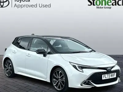 Used Toyota Corolla 140 HP (102 kW) 2026 White Hatchback