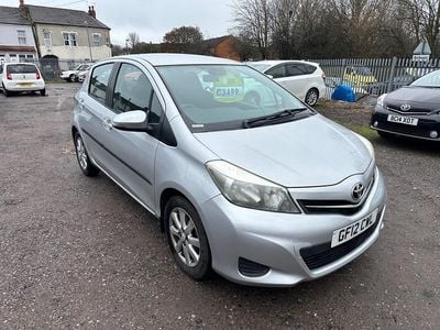 Used Toyota Yaris 101 HP (74 kW) 2012 Silver Hatchback