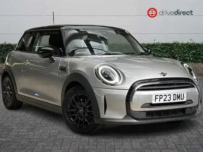 Begagnad Mini Cooper Classic 136 HK (100 kW) 2023 Silver Halvkombi