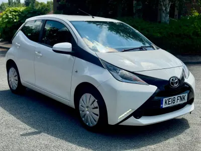 Used Toyota Aygo X-play 2018 White Hatchback