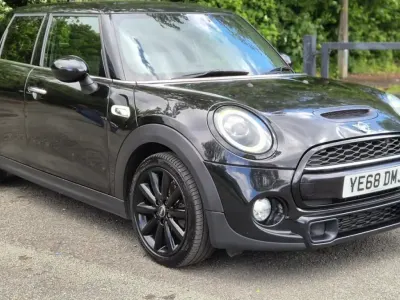 Używany Mini Cooper S Hatch 2018 Czarny Hatchback