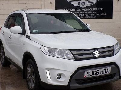 Used Suzuki Vitara SZ-T 120 HP (88 kW) 2016 White SUV