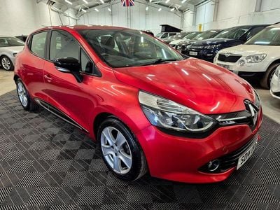 Used Renault Clio IV Dynamique 75 HP (55 kW) 2014 Red Hatchback