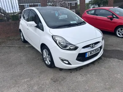 Used Hyundai ix20 Style 90 HP (66 kW) 2013 White Hatchback